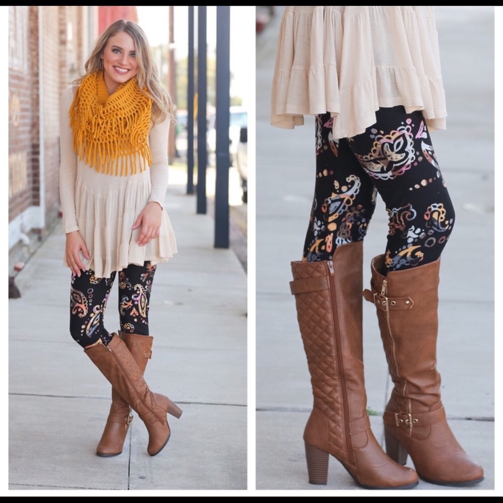Paisley print leggings. 92% polyester, 8% Spandex.